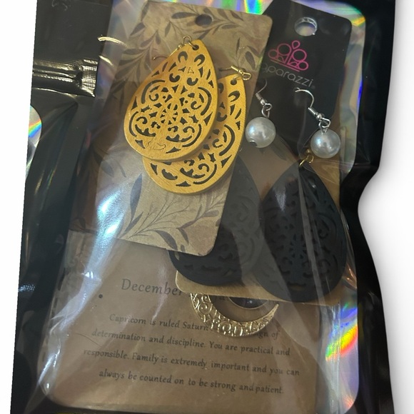 Random Jewelry Bundle set - Picture 2 of 5